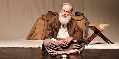 ‘İmam-ı Azam Ebu Hanife’ oyununa yoğun ilgi