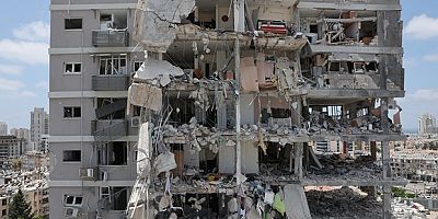 İran'da can kaybı 3 bin 468'e yükseldi