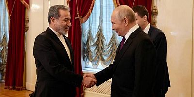 İran halkı cesurca ve kahramanca mücadele ediyor