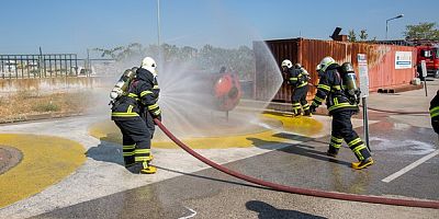 İtfaiyenin her eğitimi gerçek gibi tatbikat