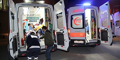 İzmir’de iki servis aracı çarpıştı: 17 yaralı
