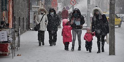 Kars’ta kar yağışı başladı