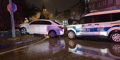 Kayseri’de polis aracı ile otomobil çarpıştı: 1 yaralı