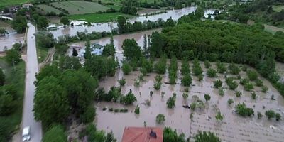 Kelkit Çayı taştı, köyü su bastı