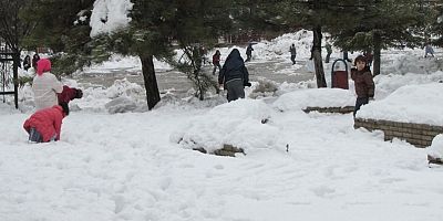 Kütahya’da okullara 1 gün kar tatili