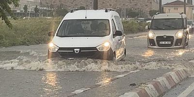 Lüleburgaz’da cadde ve sokaklar göle döndü