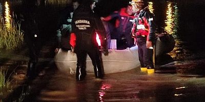 Mahsur kalan çobanı AFAD ve JAK ekipleri kurtardı