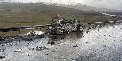 Malatya'da tır ile otomobil çarpıştı: 3 ölü, 1 yaralı