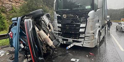 Maliyeciler kaza yaptı: 1 ölü, 5 yaralı