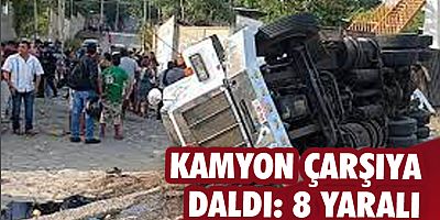 Meksika’da kamyon çarşıya daldı: 8 yaralı