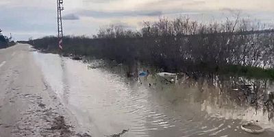 Meriç Nehri taştı, sedde patladı