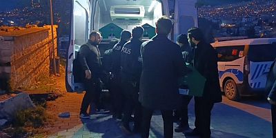 Metruk binada erkek cesedi bulundu