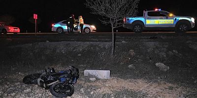 Minibüse arkadan çarpan motosiklet 70 metre sürüklendi