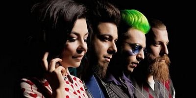 Model yeniden sahnede