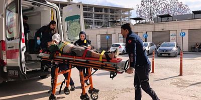 Motosiklet ile bisiklet çarpıştı, 3 kişi yaralandı