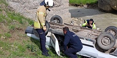 Muş'ta otomobil köprüden düştü: 2 yaralı