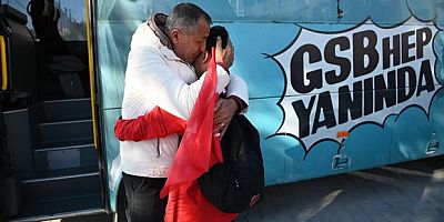 Nihayet Türk sporcular Katar'dan döndüler