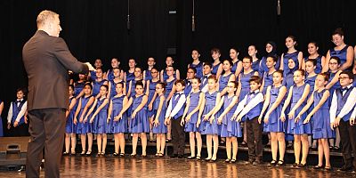 Nilüfer Çocuk ve Gençlik Koroları izleyenlerden tam not aldı