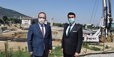 Osmangazi Meydanı’na övgü