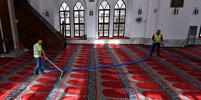 Osmangazi’nin Camilerinde Ramazan Temizliği