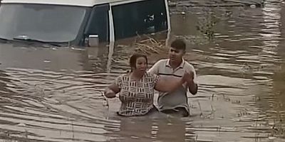 Osmaniye’de araçlar ve evler sular altında kaldı