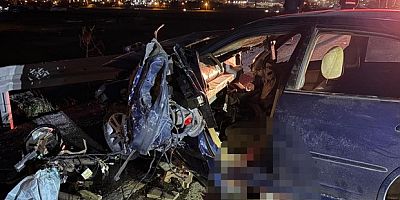 Otomobil bariyerlere ok gibi saplandı: 1 ağır yaralı