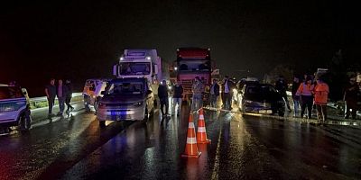 Otoyolunda kamyonet tırla çarpıştı: 1 ölü, 1 yaralı