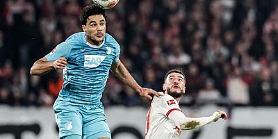 Ozan Kabak, sözleşmesini uzattı