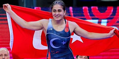Özdenur Özmer'den altın madalya