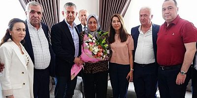 Özgür Özel'den Anneler Günü'nde duygu dolu ziyaret