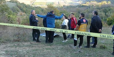 Paraşütte asılı kalan asistan düşerek öldü