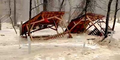 Sağanak taşkınlara neden oldu