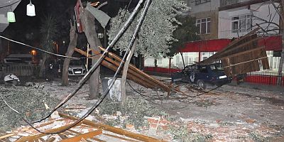 Salihli'yi fırtına vurdu