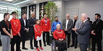 Şampiyonlar başkanın huzurunda; Onlar Bursa'nın gururu