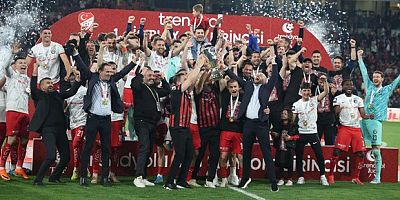 Şampiyonu Çorum FK kupasına kavuştu