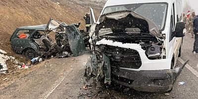 Servis ile otomobil çarpıştı: 1 ölü, 2’si ağır 10 yaralı