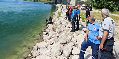 Seyhan Nehri'ne giren çocuk boğuldu
