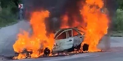 Seyir halindeki araç alevlere teslim oldu