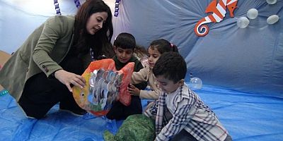 Sınıfını okyanusa çevirdi