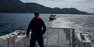 Sürüklenen teknedeki 2 kişi kurtarıldı