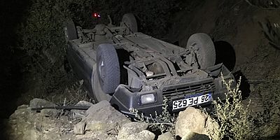 Takla atan araçtan yaralı kurtuldular