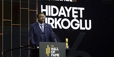 TBF Başkanı Türkoğlu, FIBA Hall of Fame ödülünü aldı