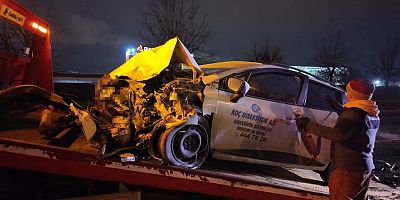 Ters şeritte ilerleyen otomobil dehşet saçtı