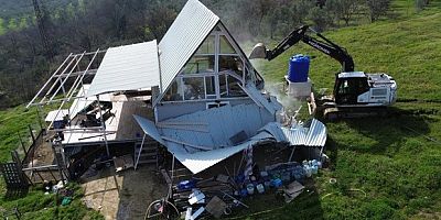 Tiny house'lar bir bir yıkıldı