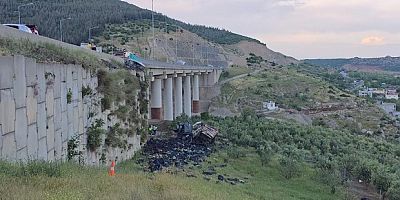 Tır viyadükten aşağı uçtu: 3 ölü, 3 yaralı