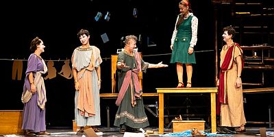 ‘Tomris: Bir Uyumsuz Öykü’, seyirciyle buluştu