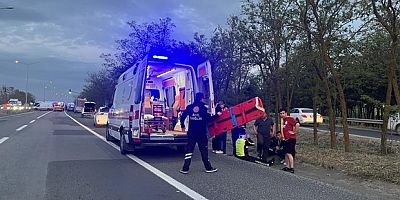 Trafik güvenliğini sağlayan polise otomobil çarptı