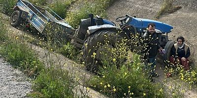 Turgutlu'da traktör takla attı: 2 yaralı