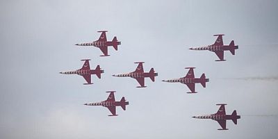 Türk Yıldızları Konya'da nefes kesti