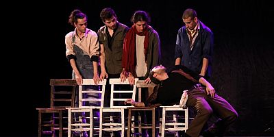  'Üç Nefeslik Rüya' ile sahneye taşındı